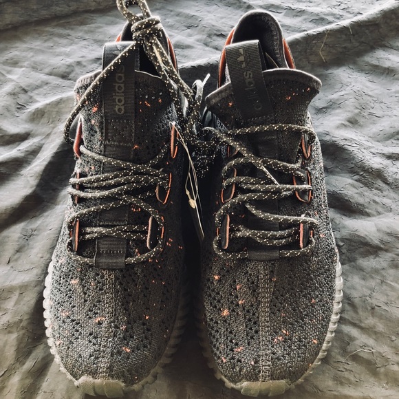 ADIDAS TUBULAR DOOM YOUTH SIZE 6.5 / WOMENS 8 - Picture 3 of 6